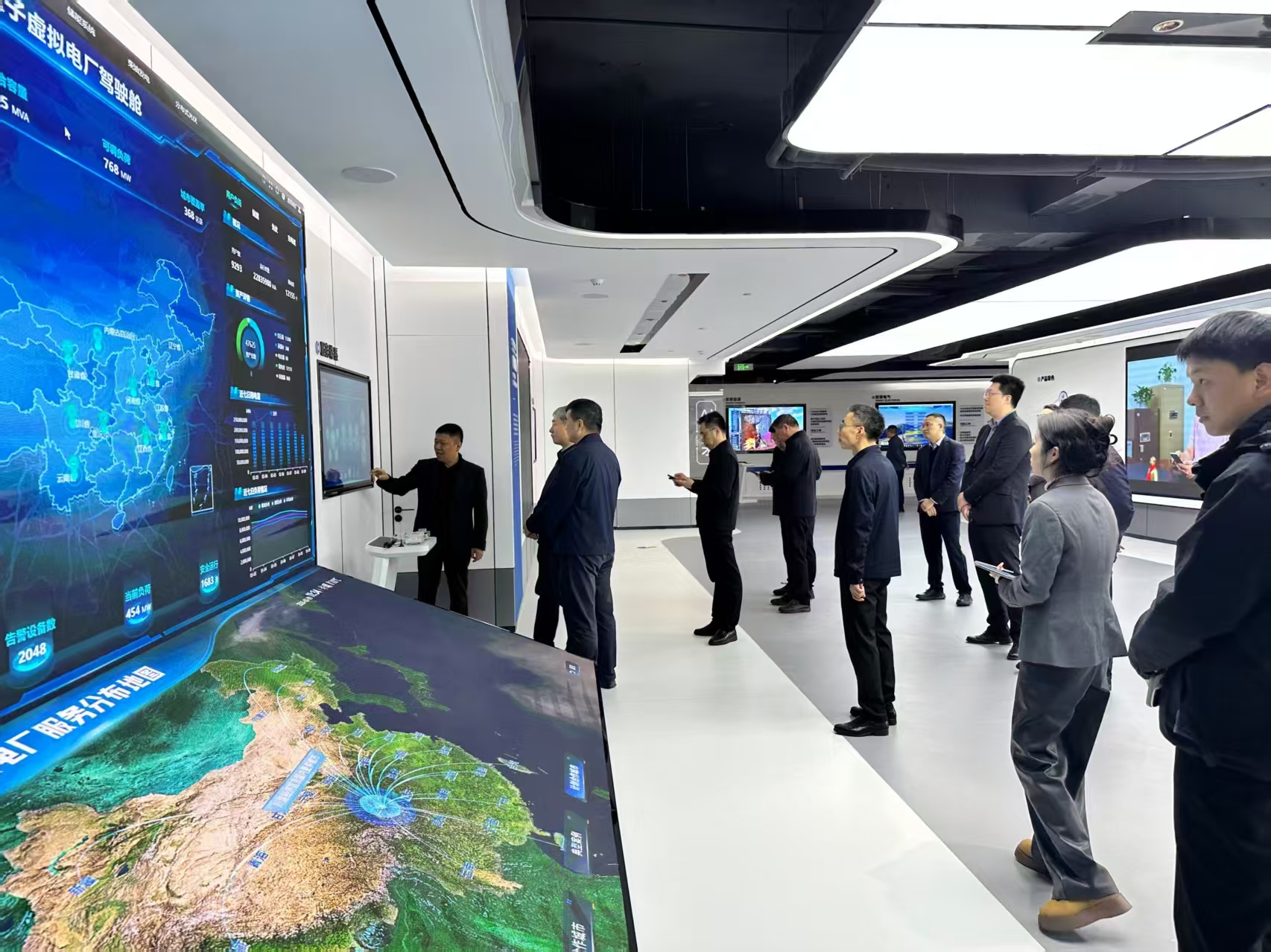 重庆市副市长马震一行调研智网数字（奉节）运营中心 考察数字技术赋能县域创新发展